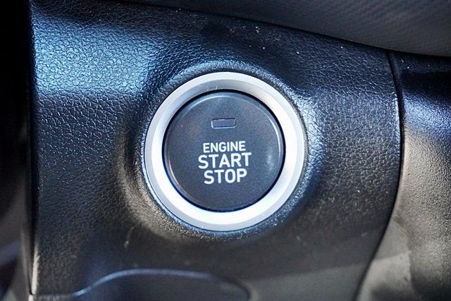 Used 2023 White Hyundai SEL image 28