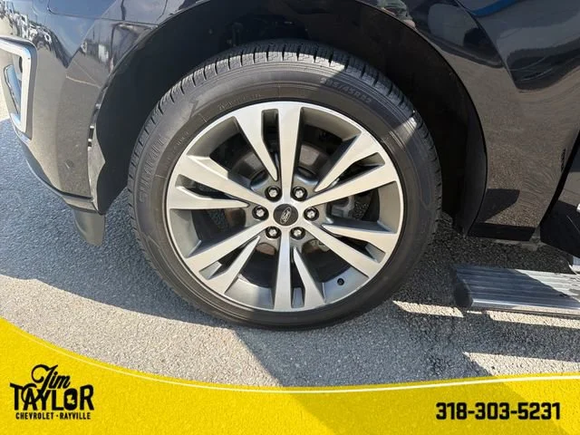 Used 2020 Black Ford Platinum image 31