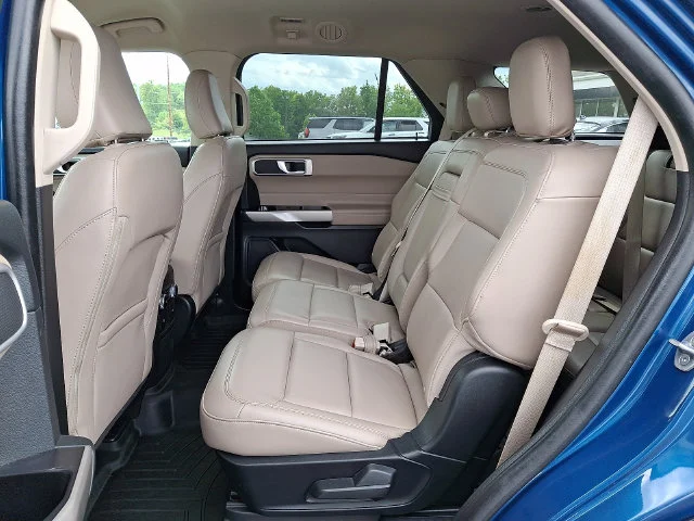 Used 2023 Blue Ford XLT image 10