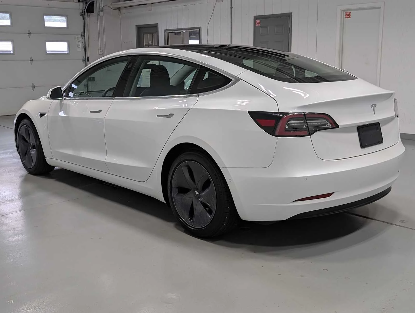 Used 2020 Pearl White Multi-Coat Tesla Standard Range Plus image 10