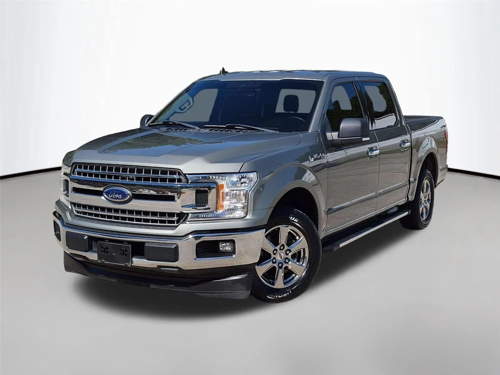 Used 2020  Ford XLT image 1