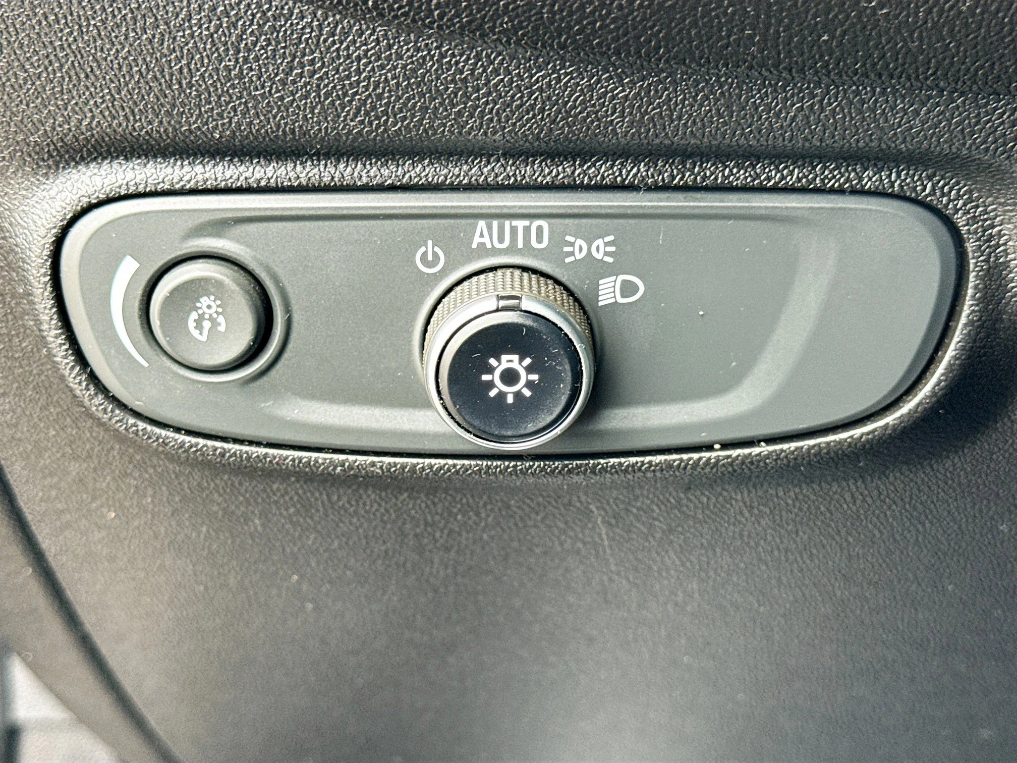 Used 2019 Nightfall Gray Metallic Chevrolet LT image 34