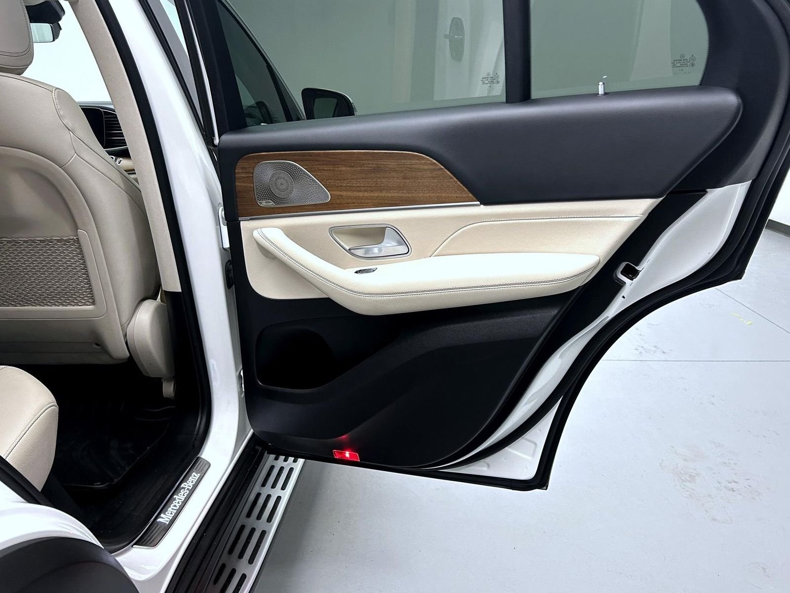 Used 2022 White Mercedes-Benz GLE 350 image 17