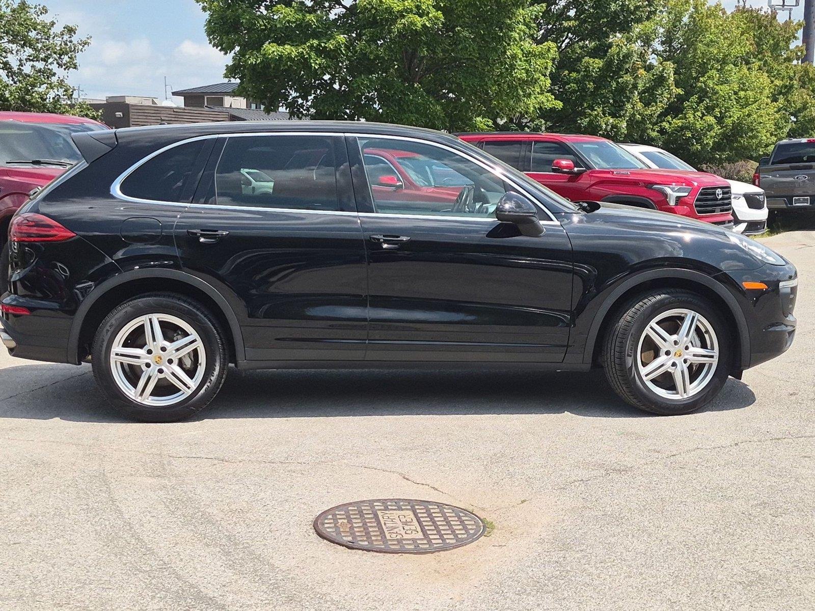 Used 2017  Porsche S image 6