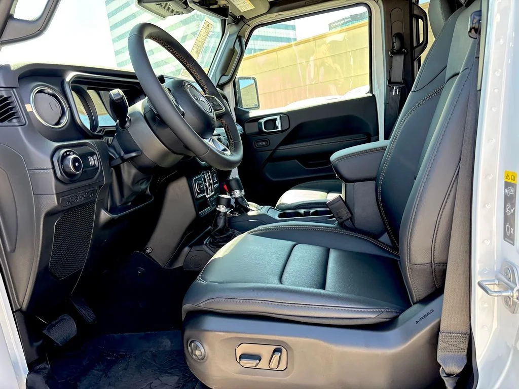 2025 Jeep Wrangler 4-Door Sahara - Photo 15