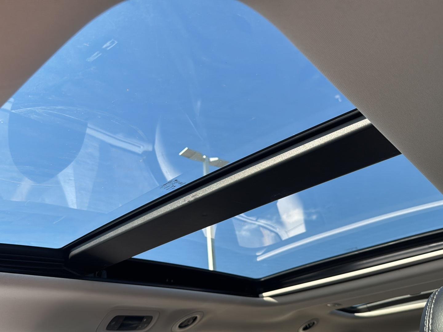 Used 2019 Gy Chrysler  image 11