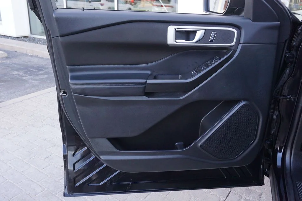 Used 2020 Black Ford XLT image 25