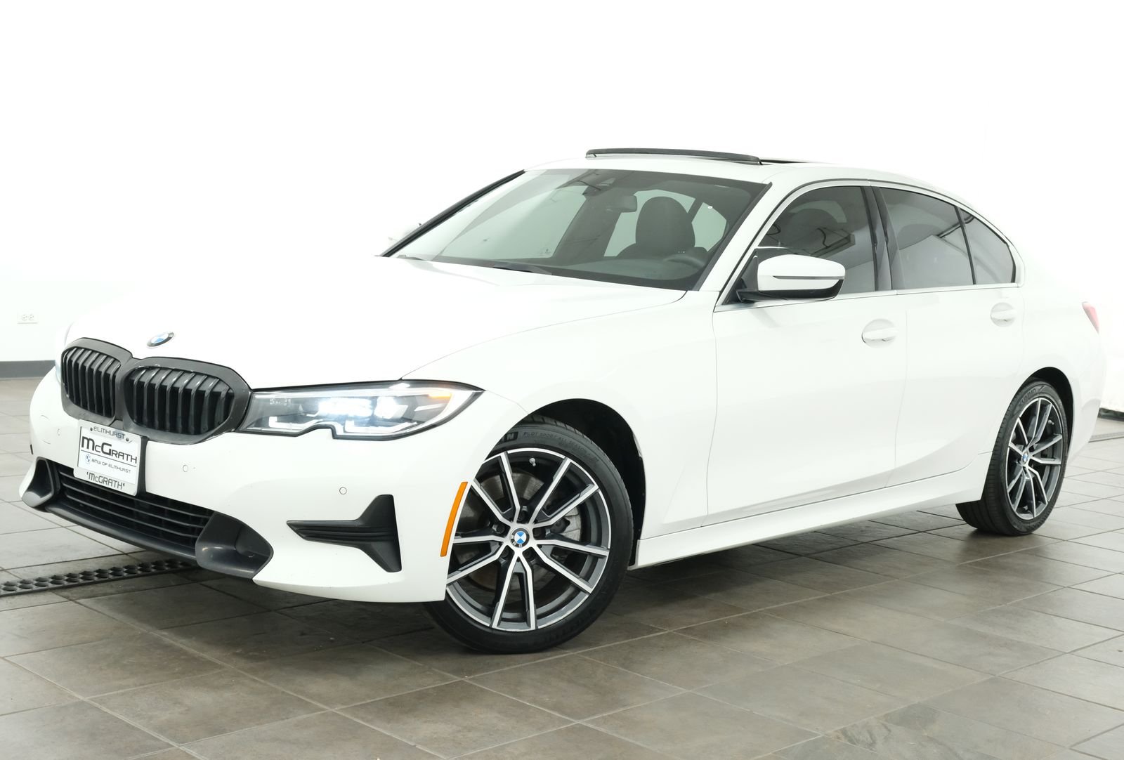 2020 BMW 3 Series 330i xDrive Sedan's photo