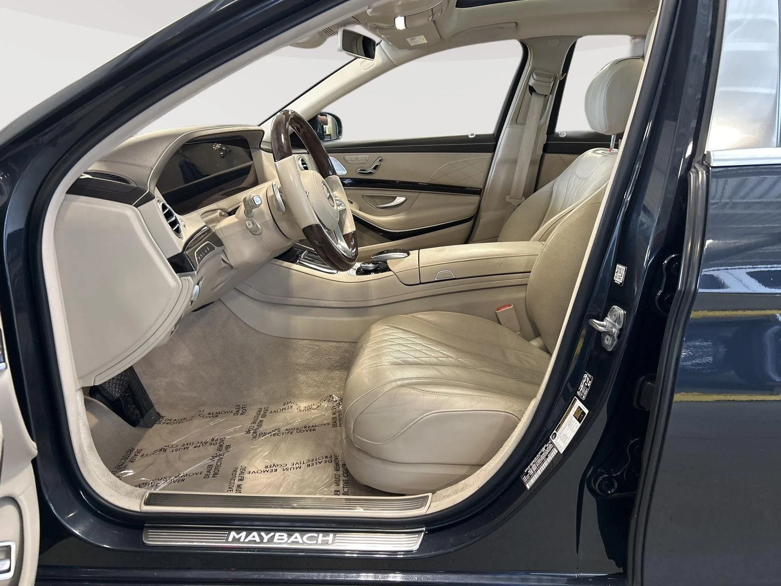Used 2019 Anthracite Blue Metallic Mercedes-Benz Maybach S 560 image 13