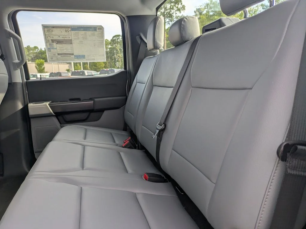 New 2026 Oxford White Ford XL image 13