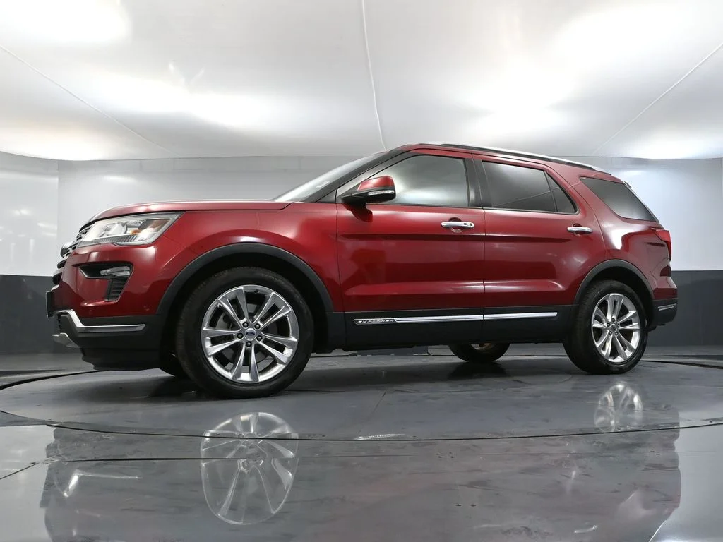 Used 2018 Red Ford Limited image 59