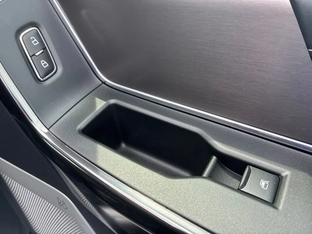 New 2026 Star White Metallic Tri-Coat Ford Platinum® image 31