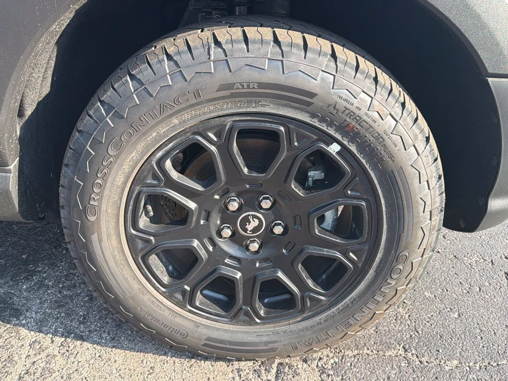 New 2026 Azure Gray Metallic Tri-Coat Ford Badlands® image 10