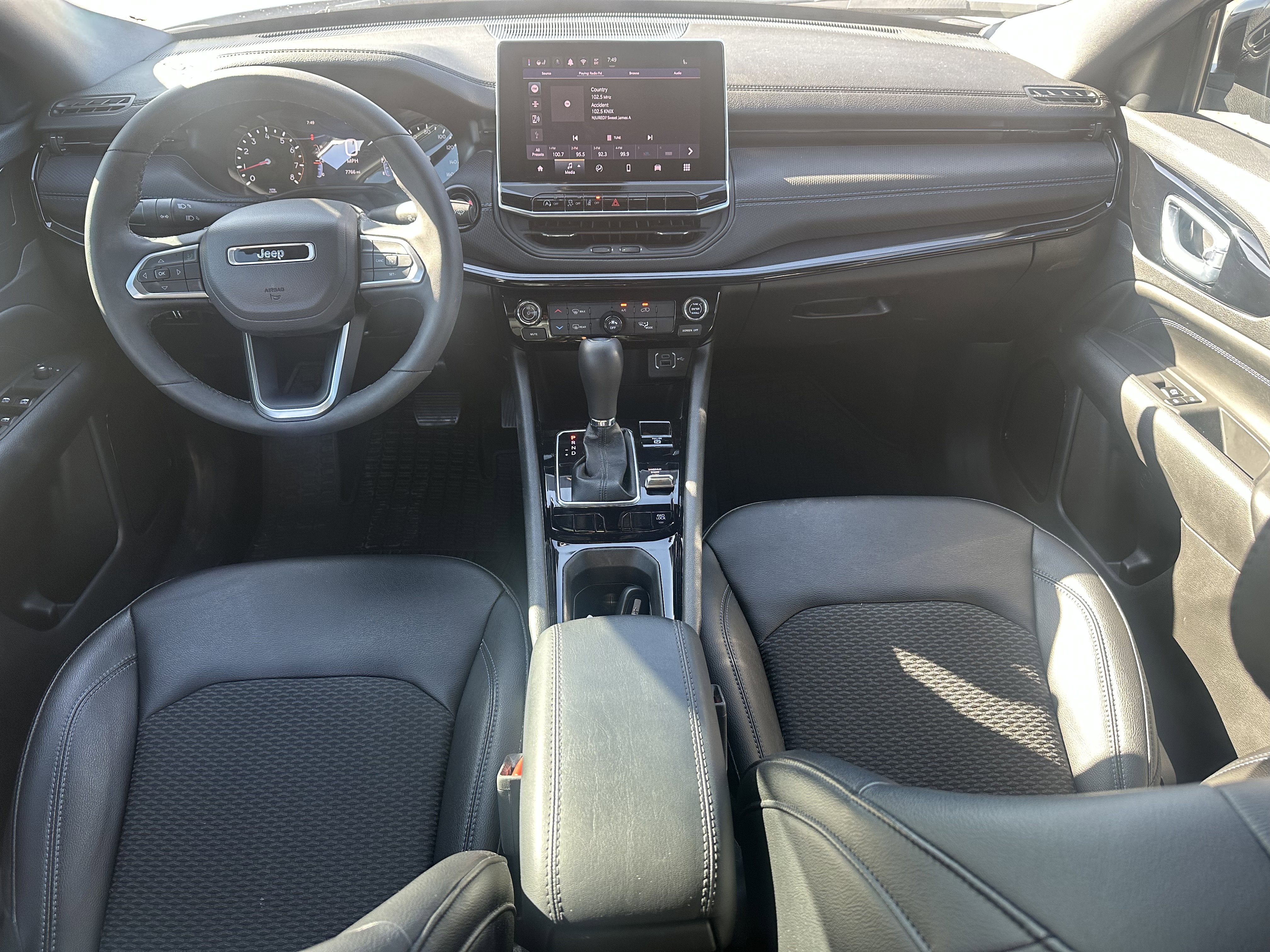 Used 2025 Bright White Clearcoat Jeep Latitude image 16