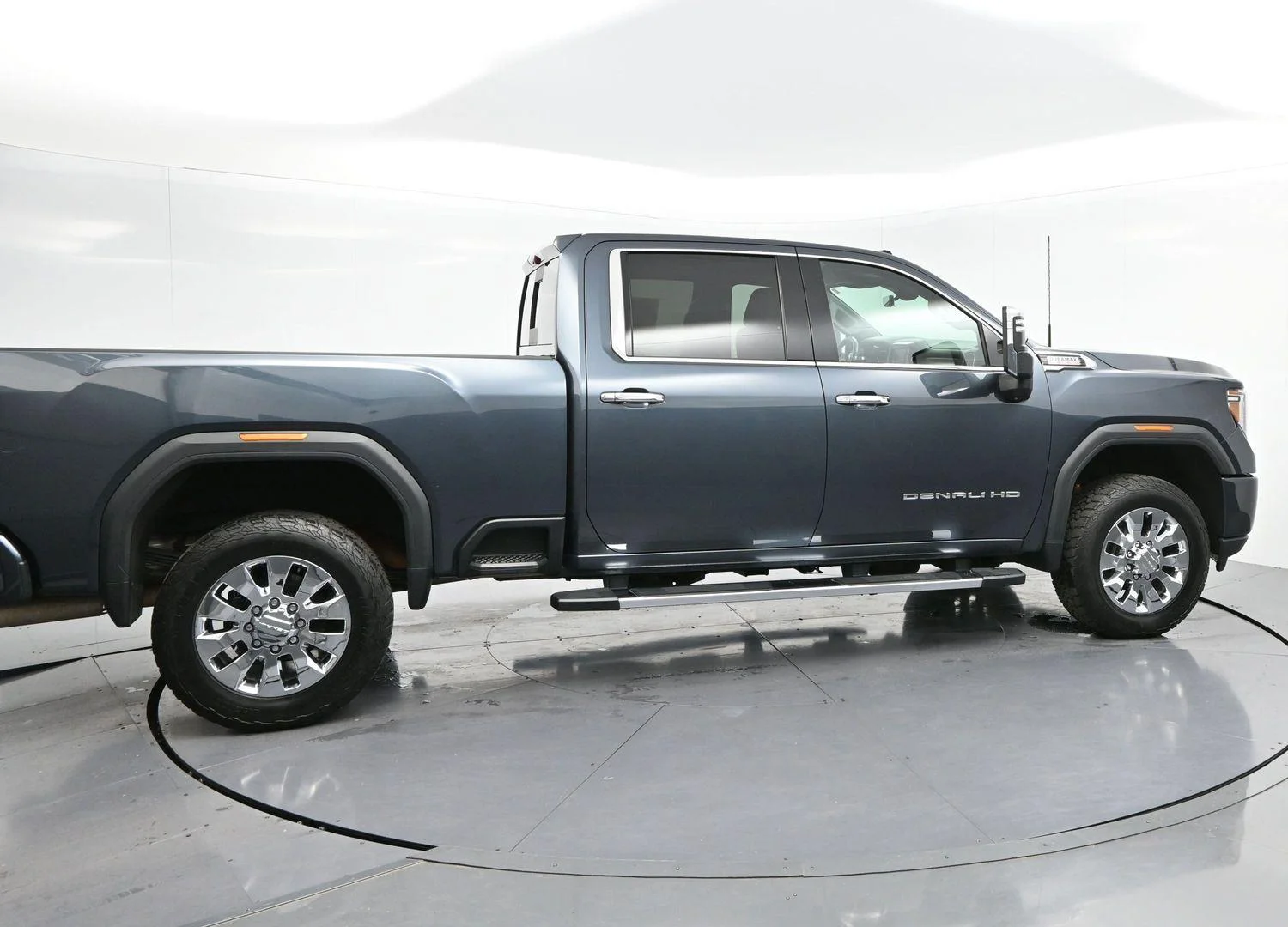 Used 2020 Dark Sky Metallic GMC Denali image 8