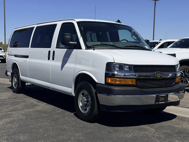 2025 Chevrolet Express Passenger 1LT