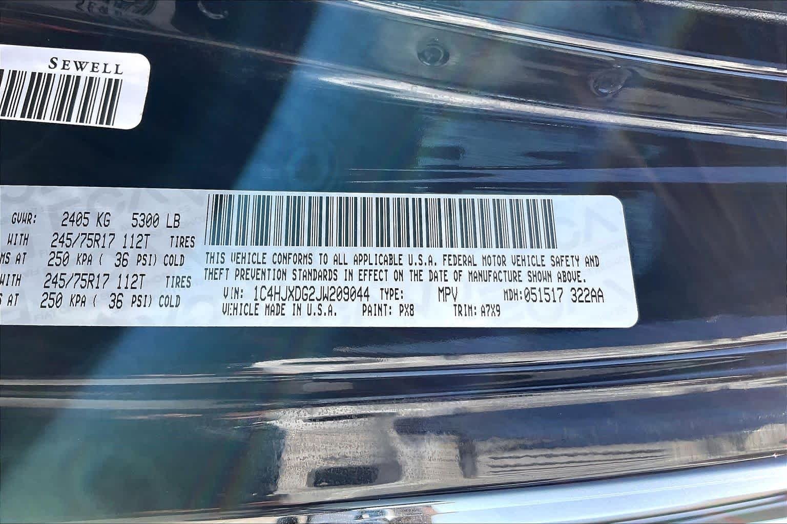 Used 2018 Black Clearcoat Jeep Sport S image 32