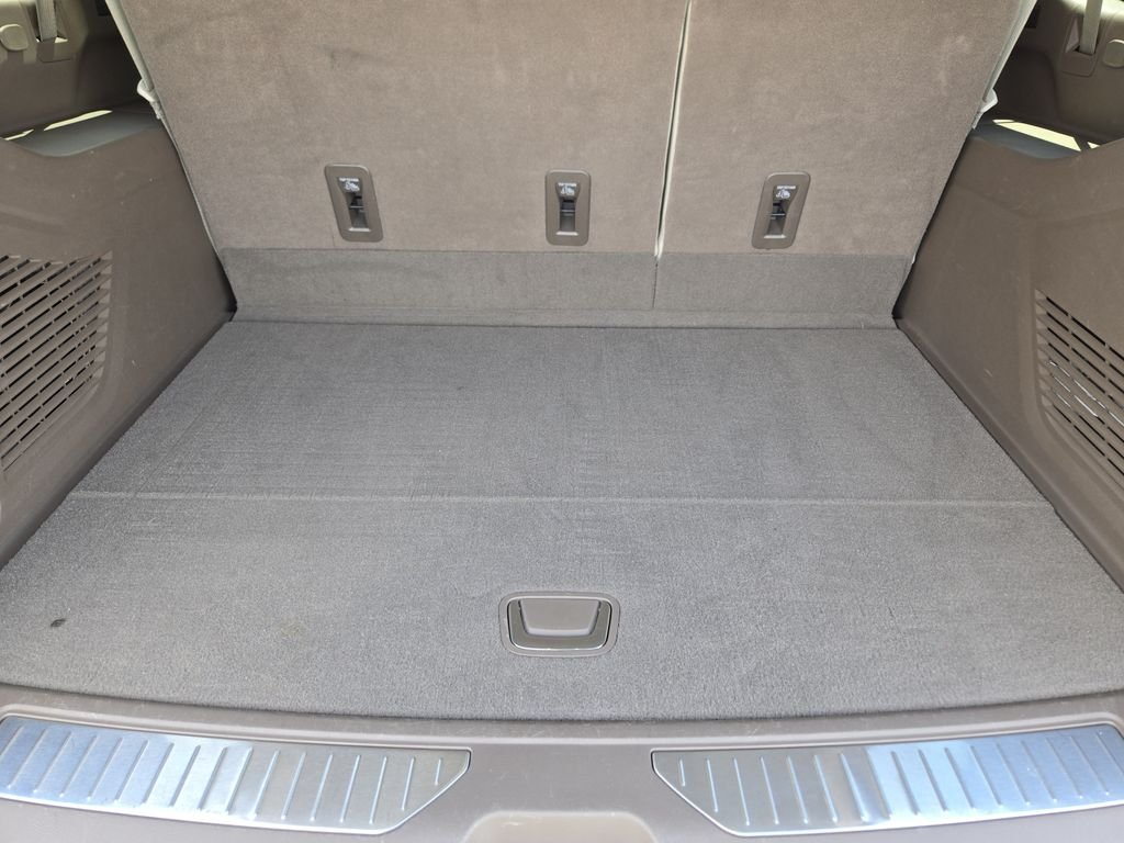 Used 2024 White GMC Denali image 34