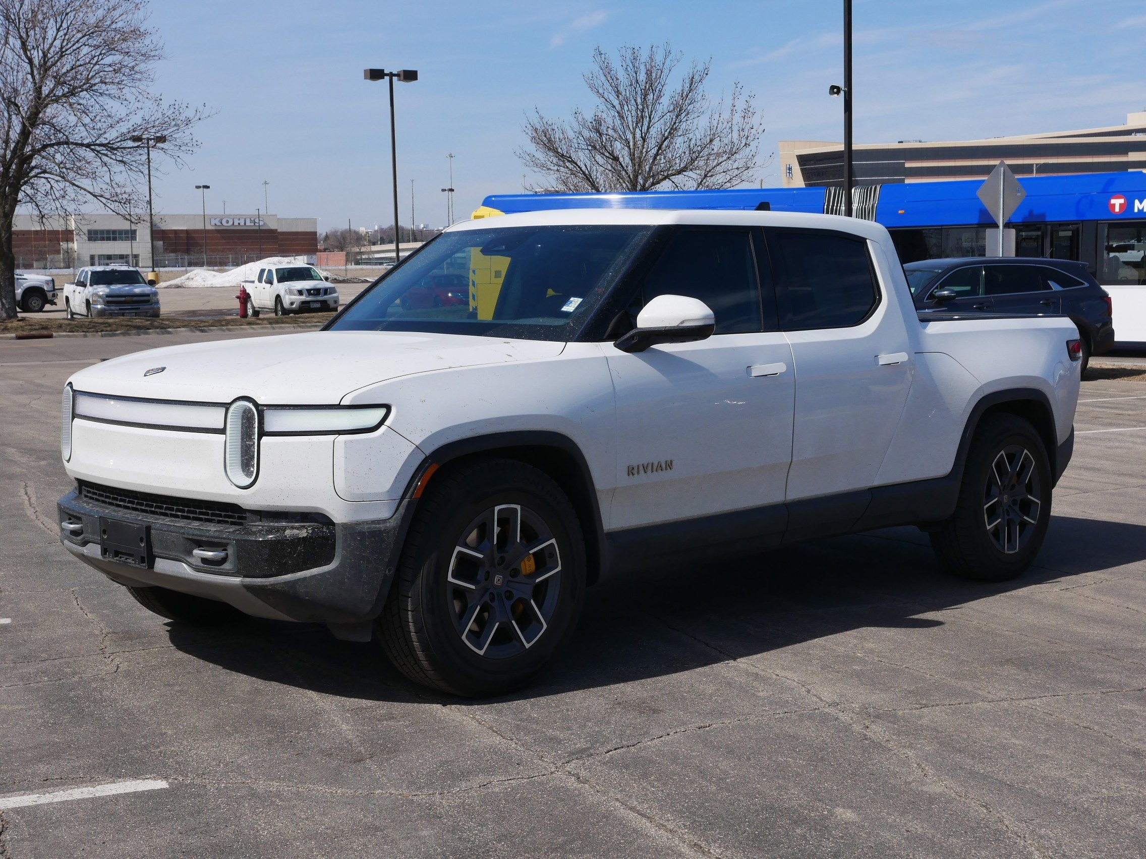 Used 2022 Rivian R1T Adventure with VIN 7FCTGAAA6NN005794 for sale in Bloomington, Minnesota