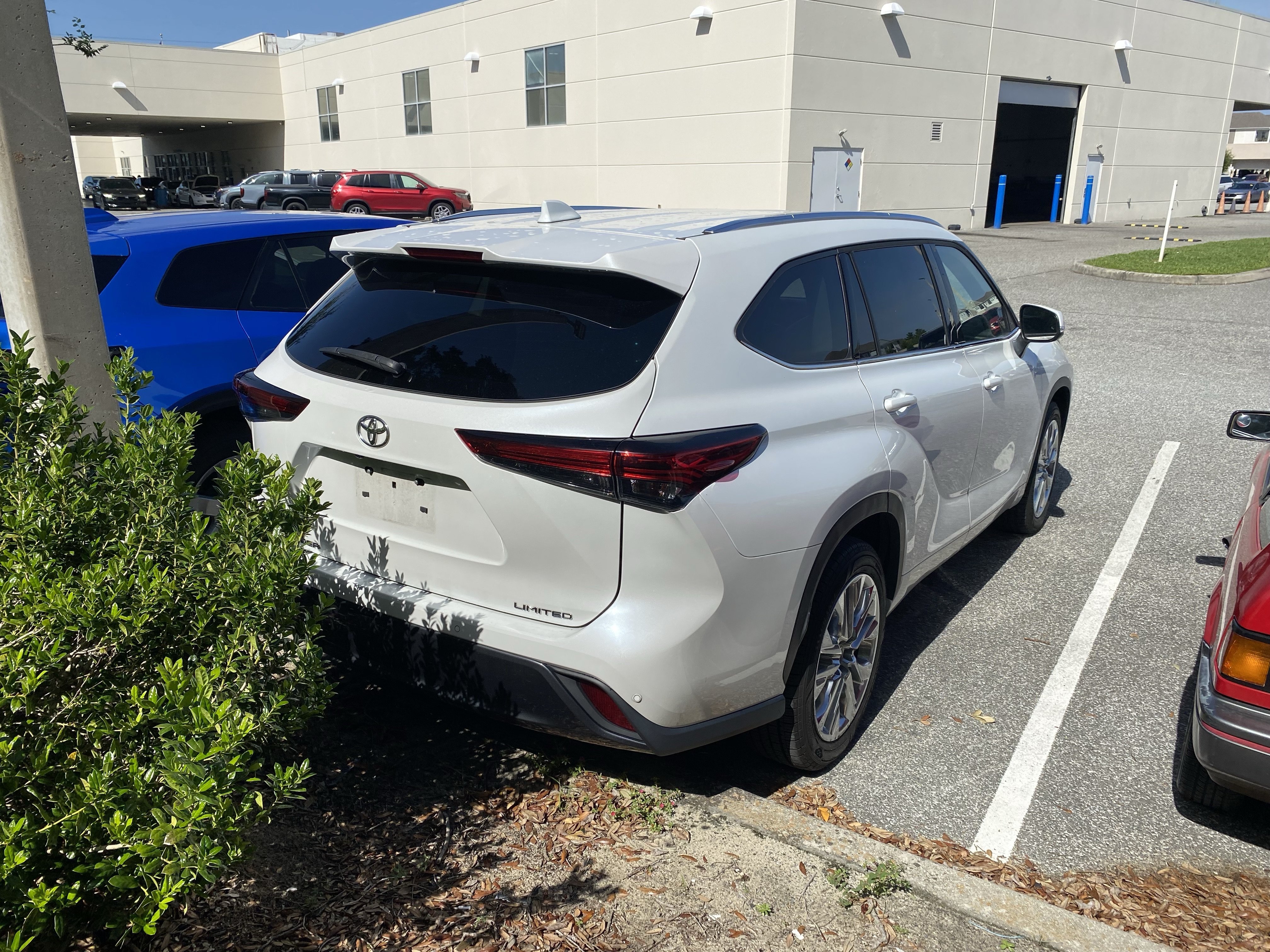 Used 2023 Pearl Toyota Limited image 6