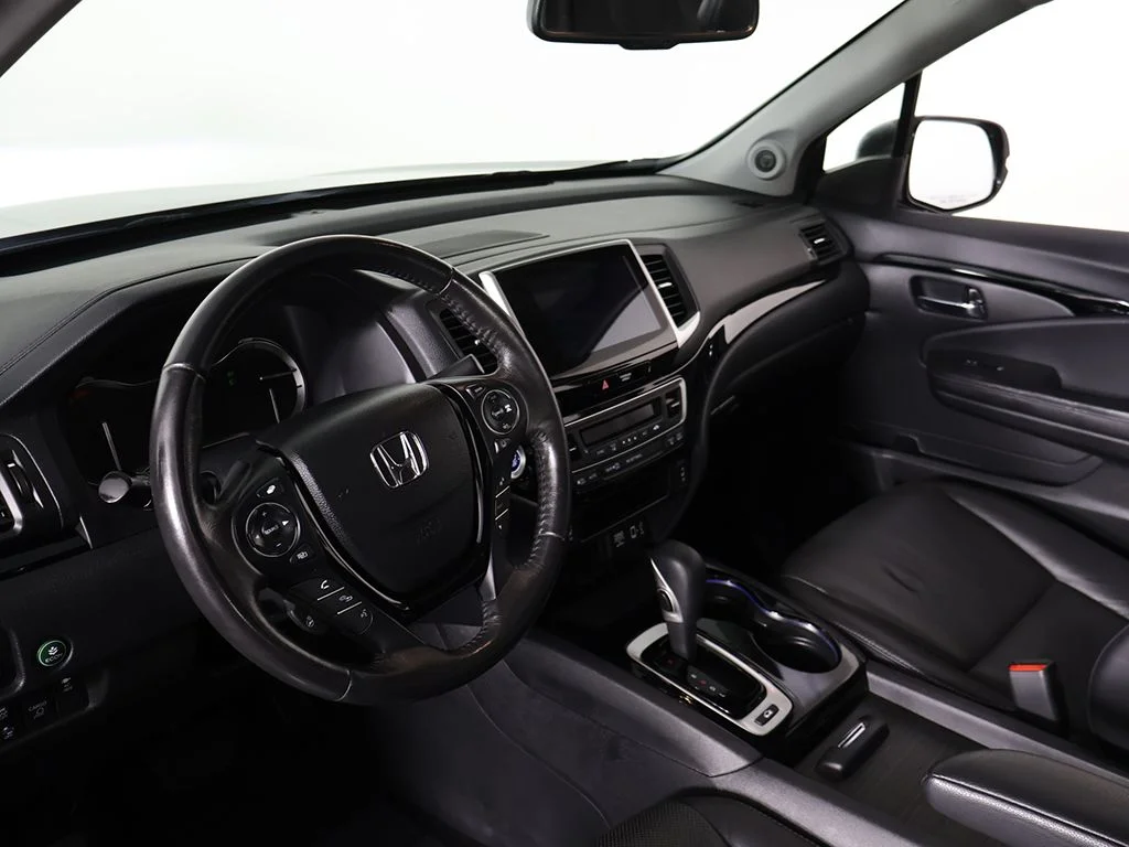 Used 2019 Crystal Black Pearl Honda RTL-E image 30