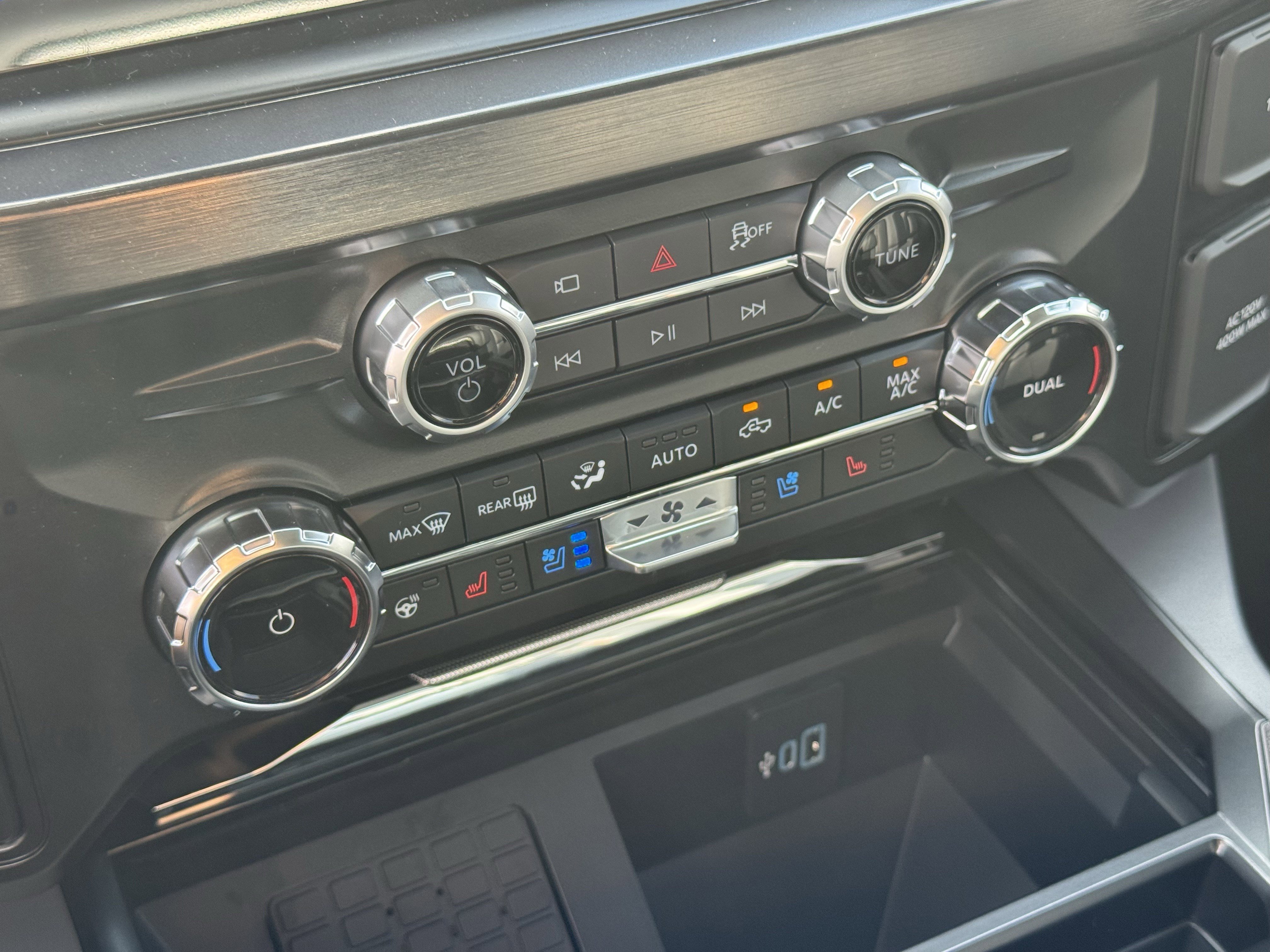 New 2026 Oxford White Ford LARIAT image 18