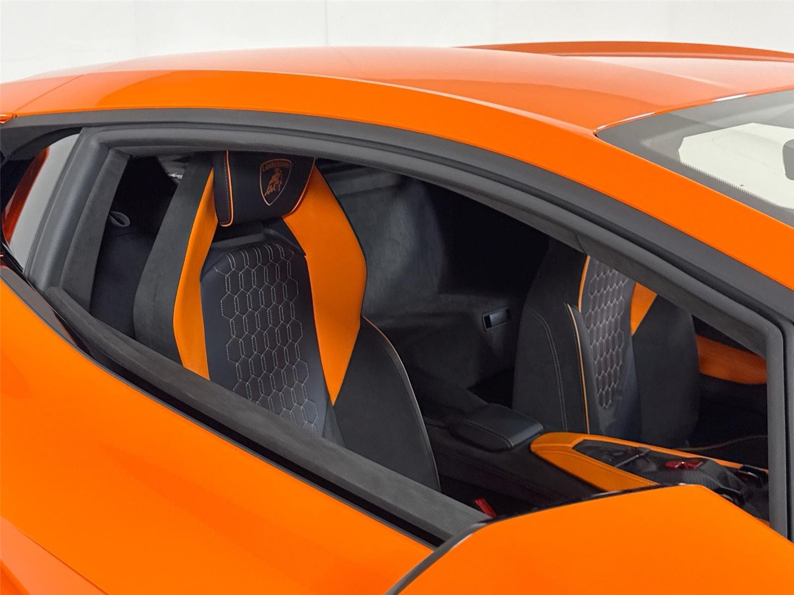 Used 2024 Arancio Apodis Metallic Lamborghini  image 27