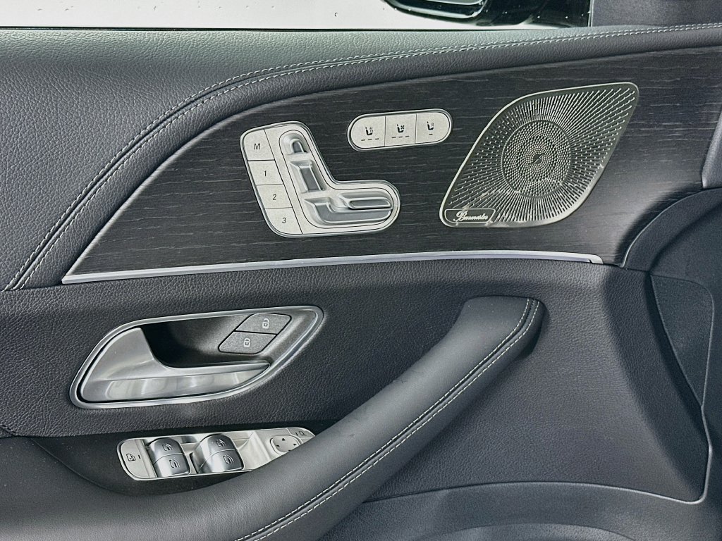 New 2027 Obsidian Black Metallic Mercedes-Benz  image 17