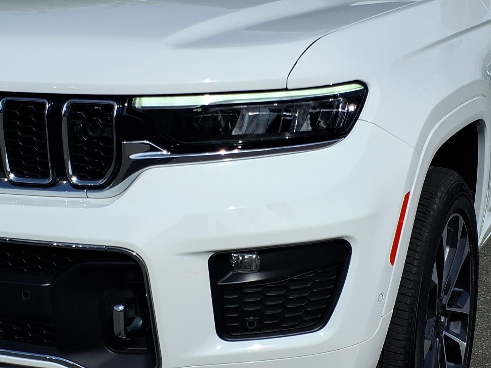 Used 2024 WHITE JEEP OVRLND image 16