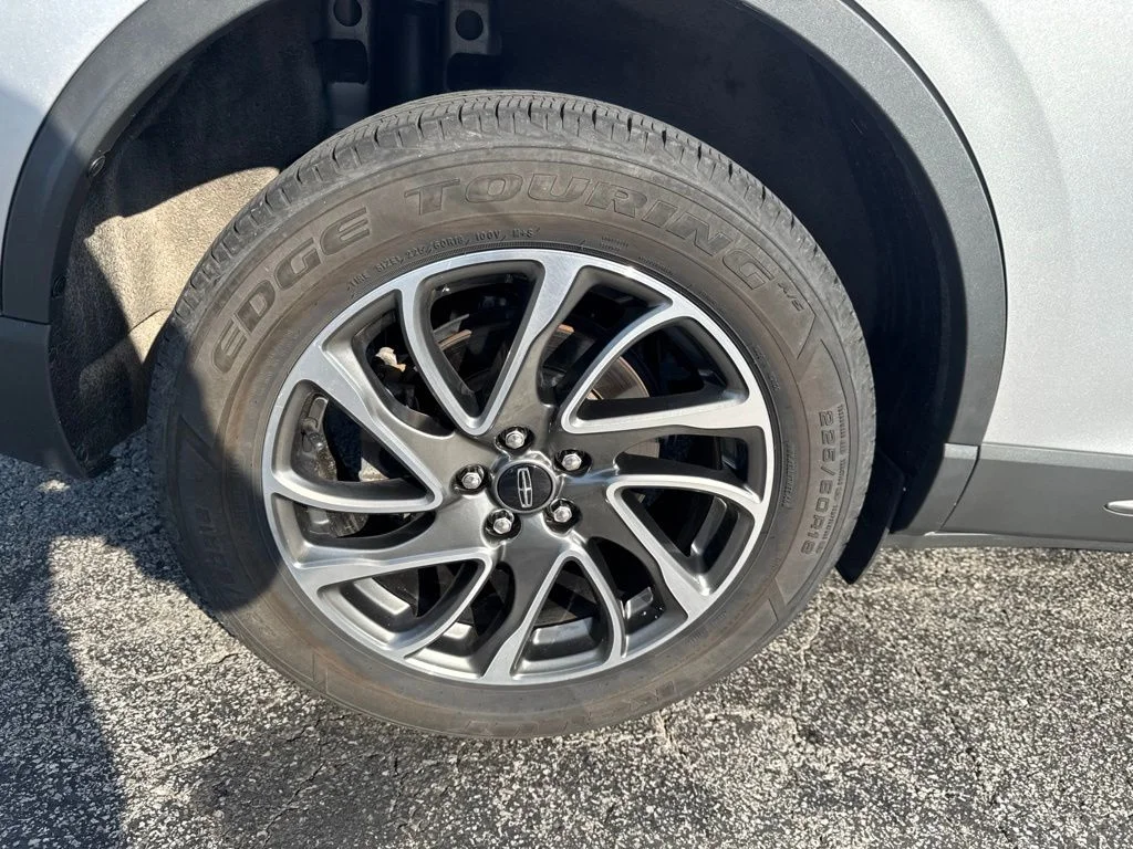 Used 2020 Silver Lincoln Standard image 45