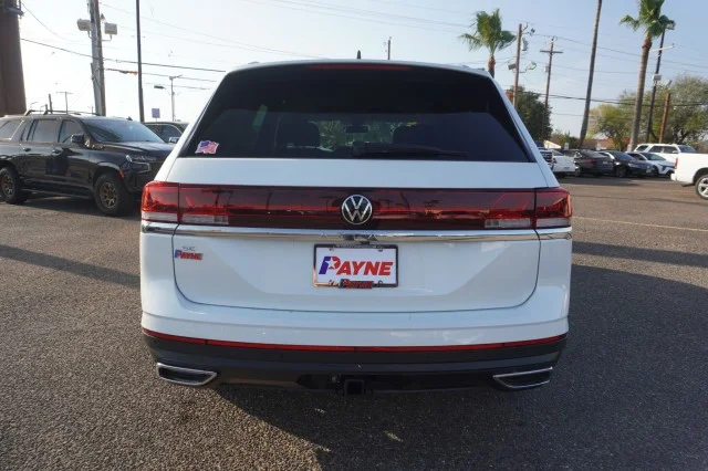 New 2026 Opal White Pearl Volkswagen 2.0T SE W/TECHNOLOGY image 8