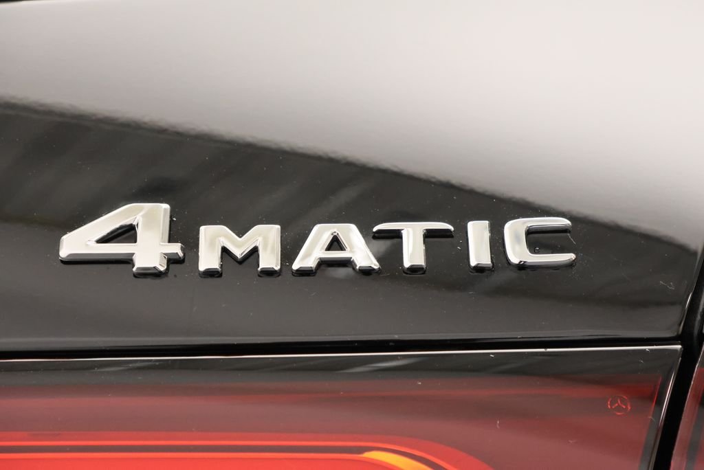 Used 2026 Black Mercedes-Benz GLC 300 image 10