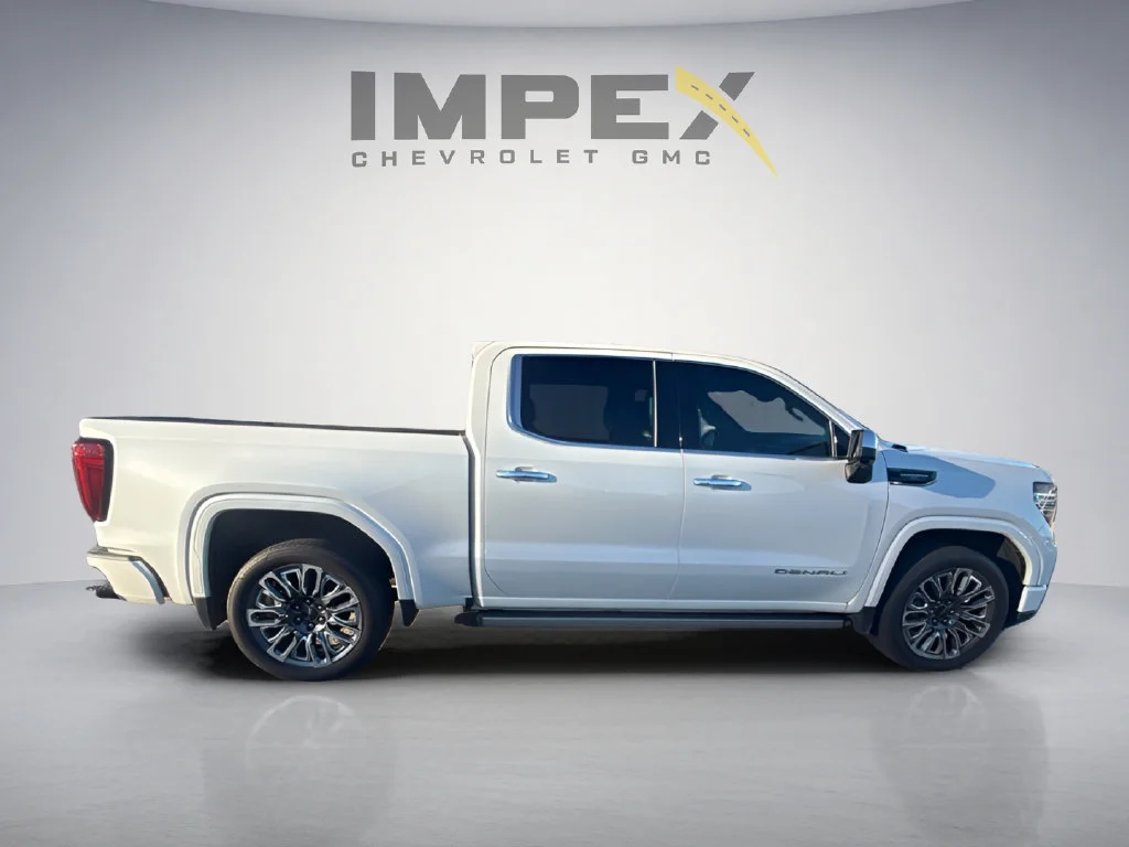 Used 2024 White Frost Tricoat GMC Denali Ultimate image 6