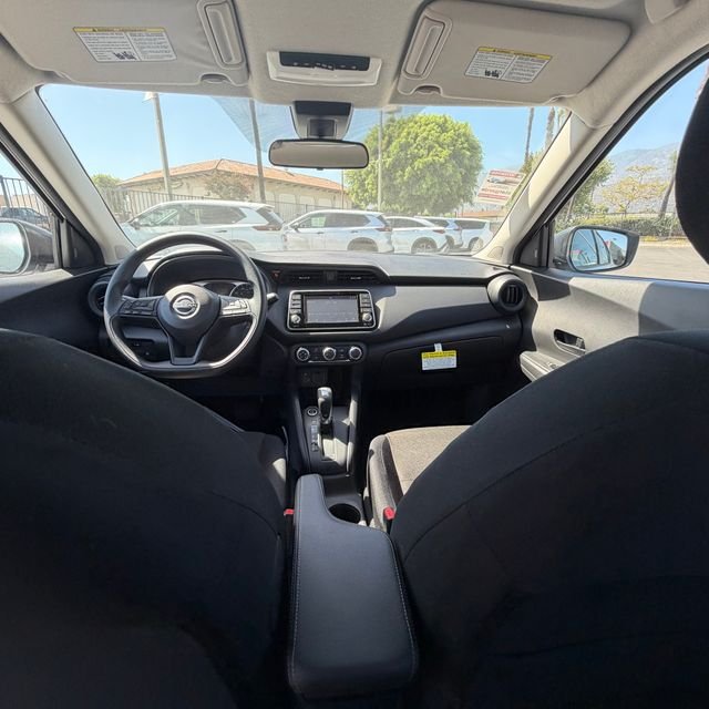 Used 2025 White Nissan S image 25