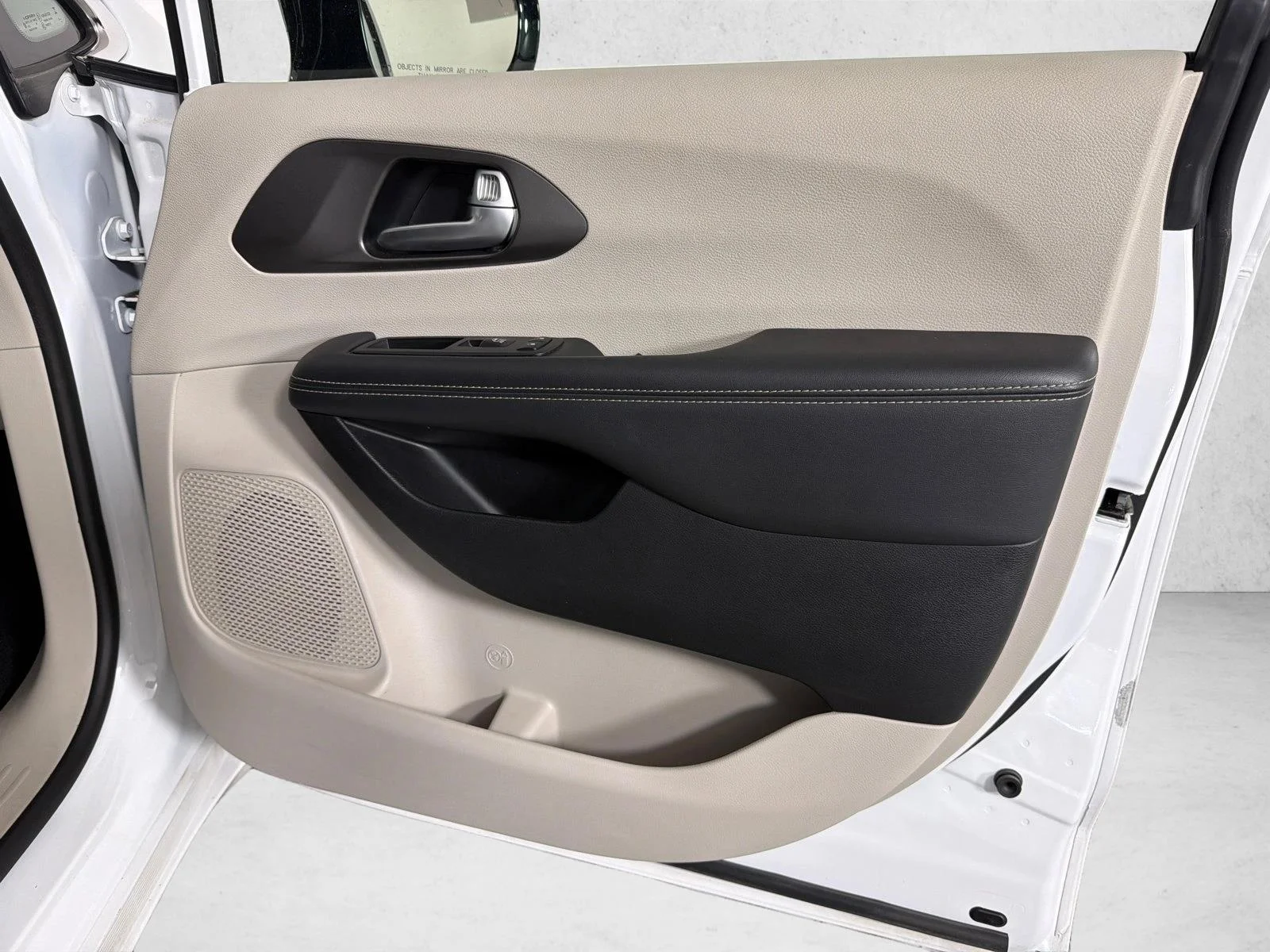 Used 2024 White Chrysler Touring L image 14
