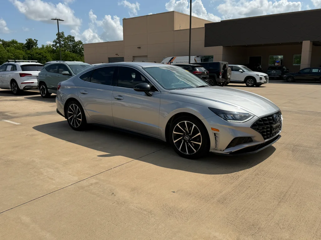 Used 2020 Shimmering Silver Pearl Hyundai SEL Plus image 8