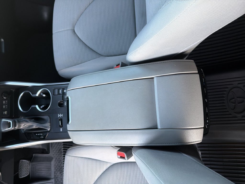 2023 Toyota Highlander L - Photo 25