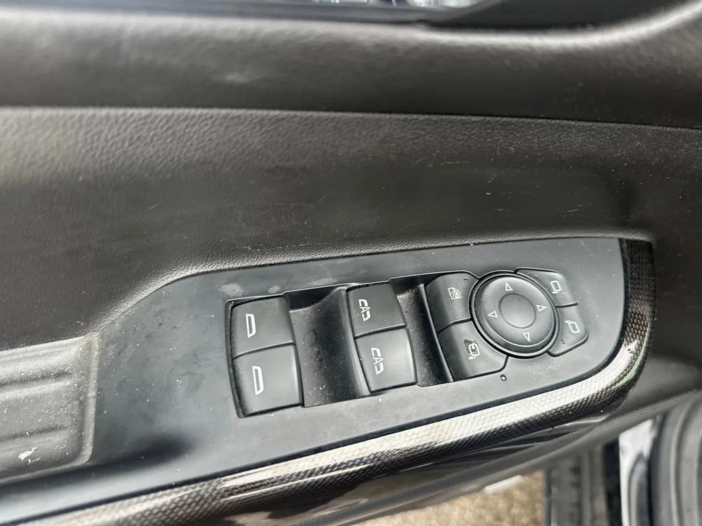 Used 2022 Black GMC AT4 image 9