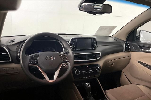 Used 2019 White Hyundai Value image 3