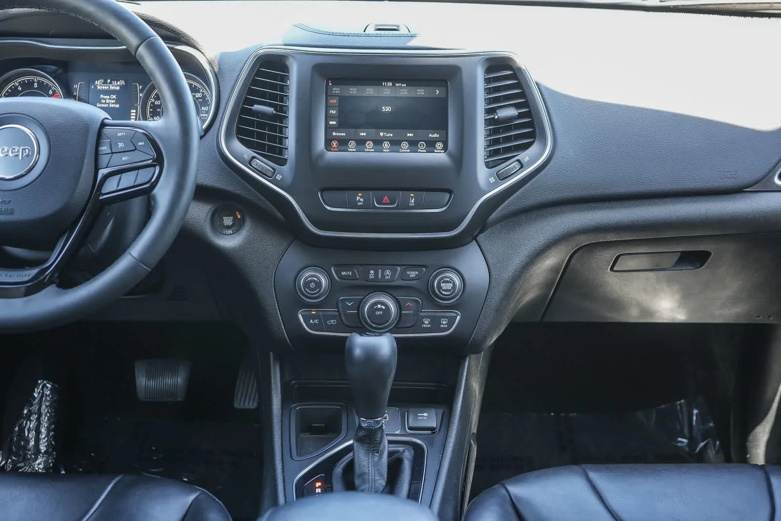 Used 2021 Diamond Black Crystal Pearlcoat Jeep Altitude image 13