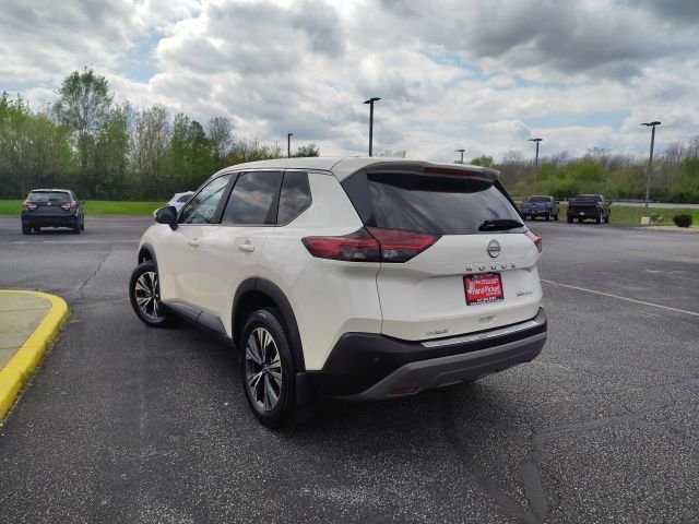 Used 2023 White Nissan SV image 5