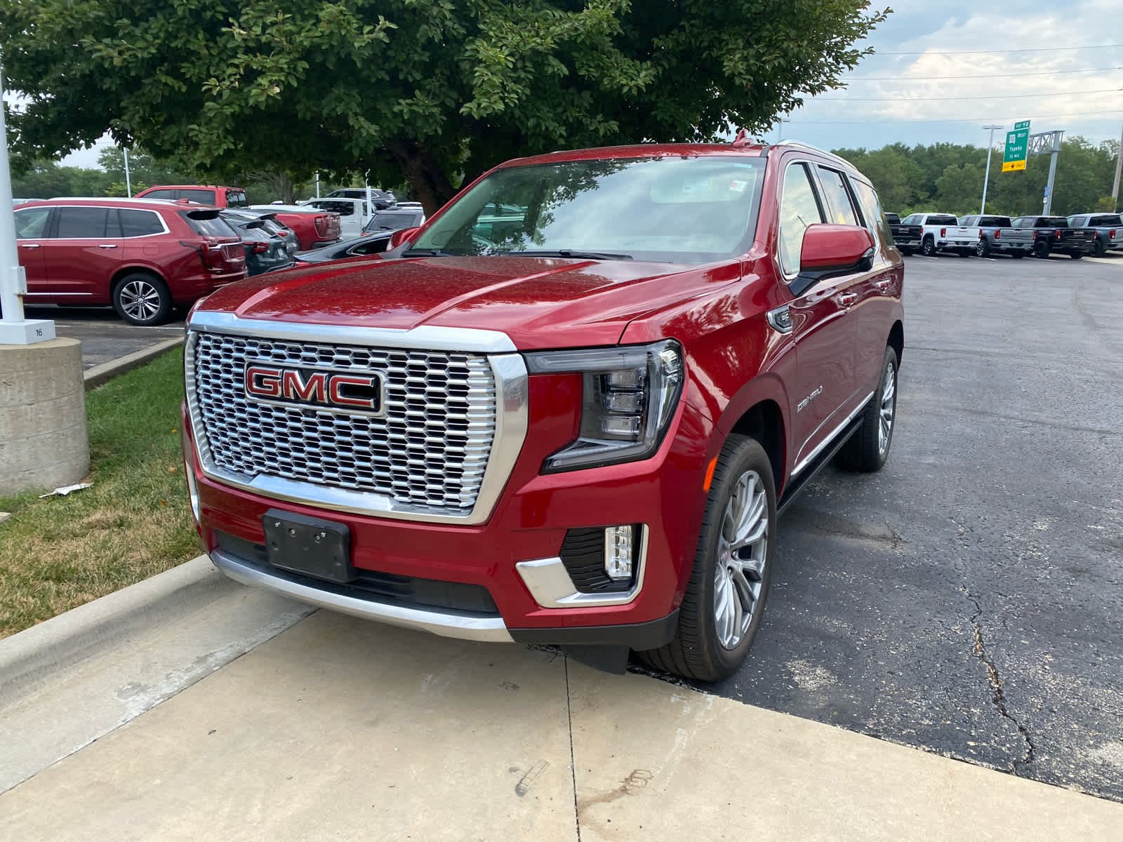 Used 2021 GMC Yukon Denali with VIN 1GKS2DKL3MR307671 for sale in Kansas City