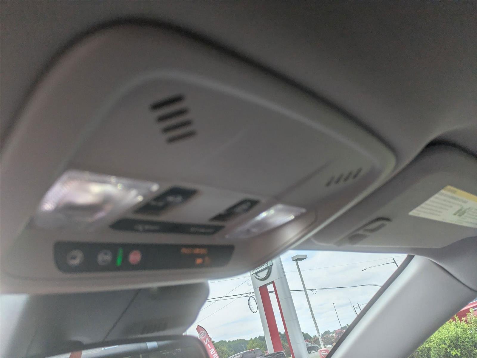 Used 2024 Summit White Chevrolet LT image 23