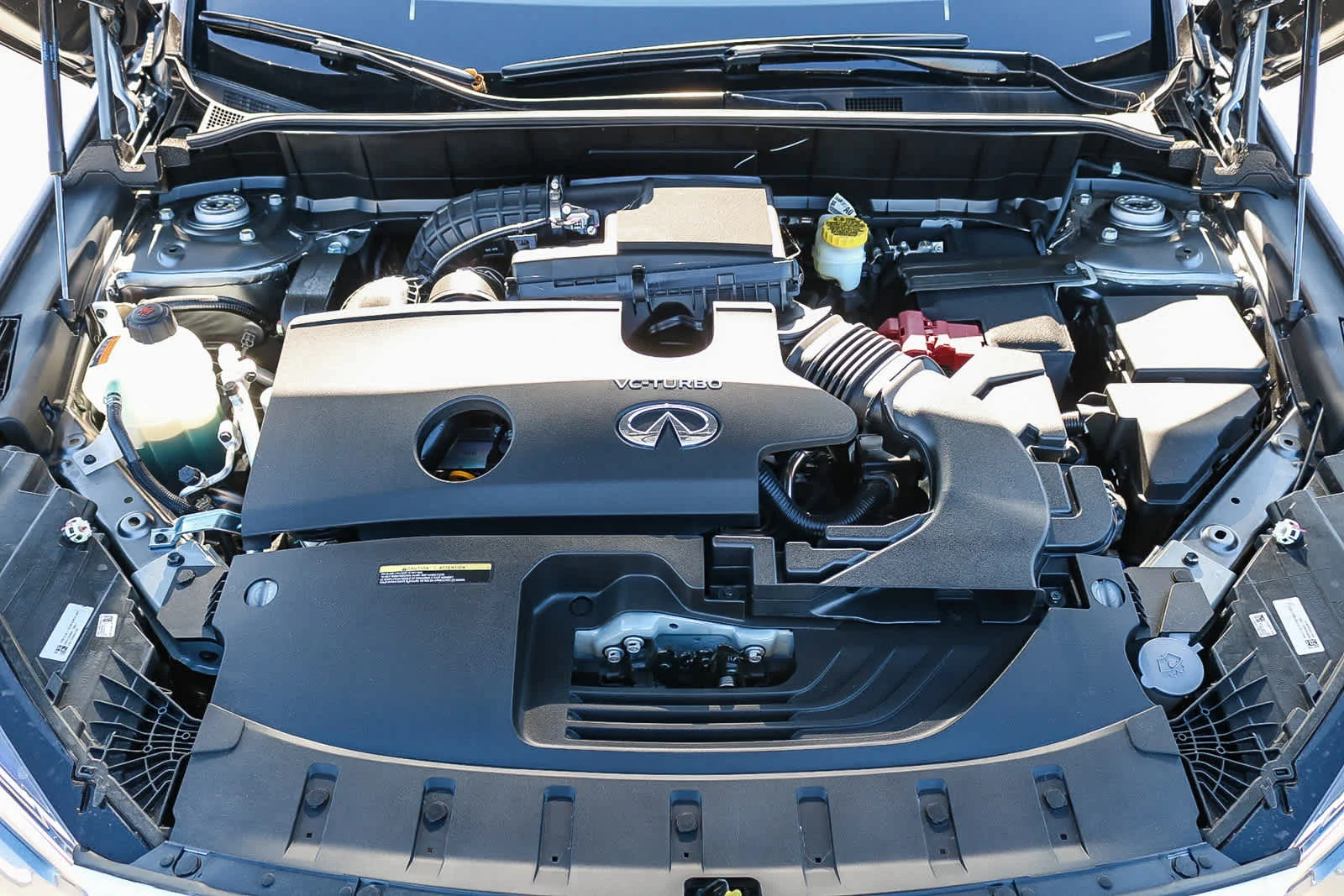 New 2025 GRAPHITE SHADOW INFINITI LUXE AWD image 13