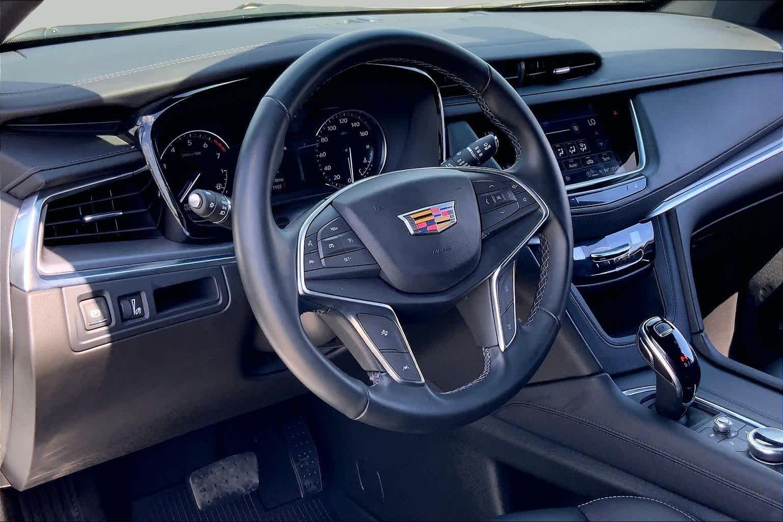 Used 2025 Crystal White Tricoat Cadillac FWD Luxury image 17