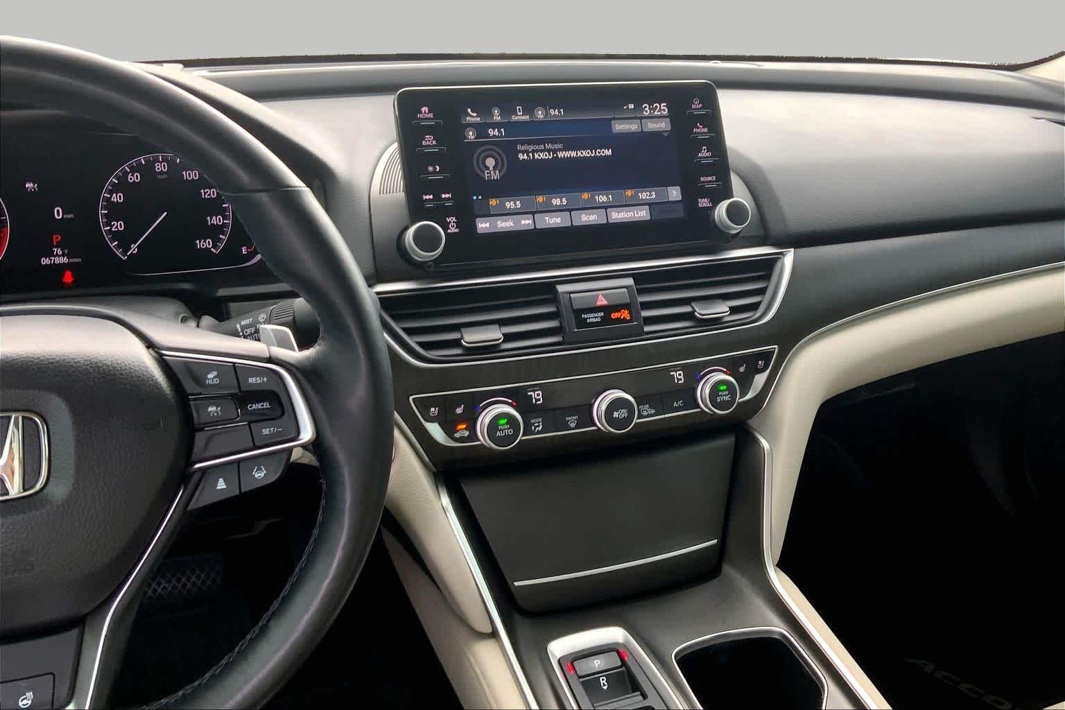 Used 2022 Platinum White Pearl Honda Touring image 6