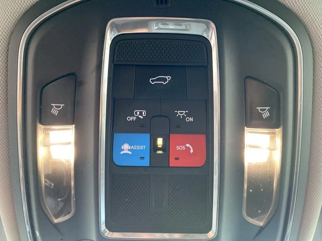 Used 2021 Silver Zynith Jeep Limited image 21
