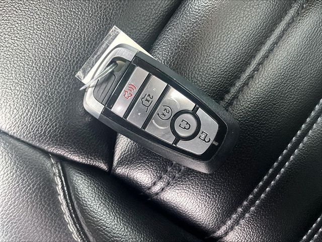 Used 2020 Black Ford SEL image 11
