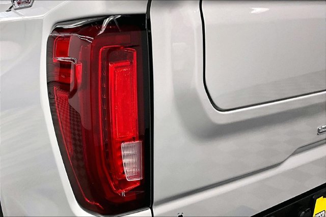 Used 2021 Quicksilver Metallic GMC SLT image 34