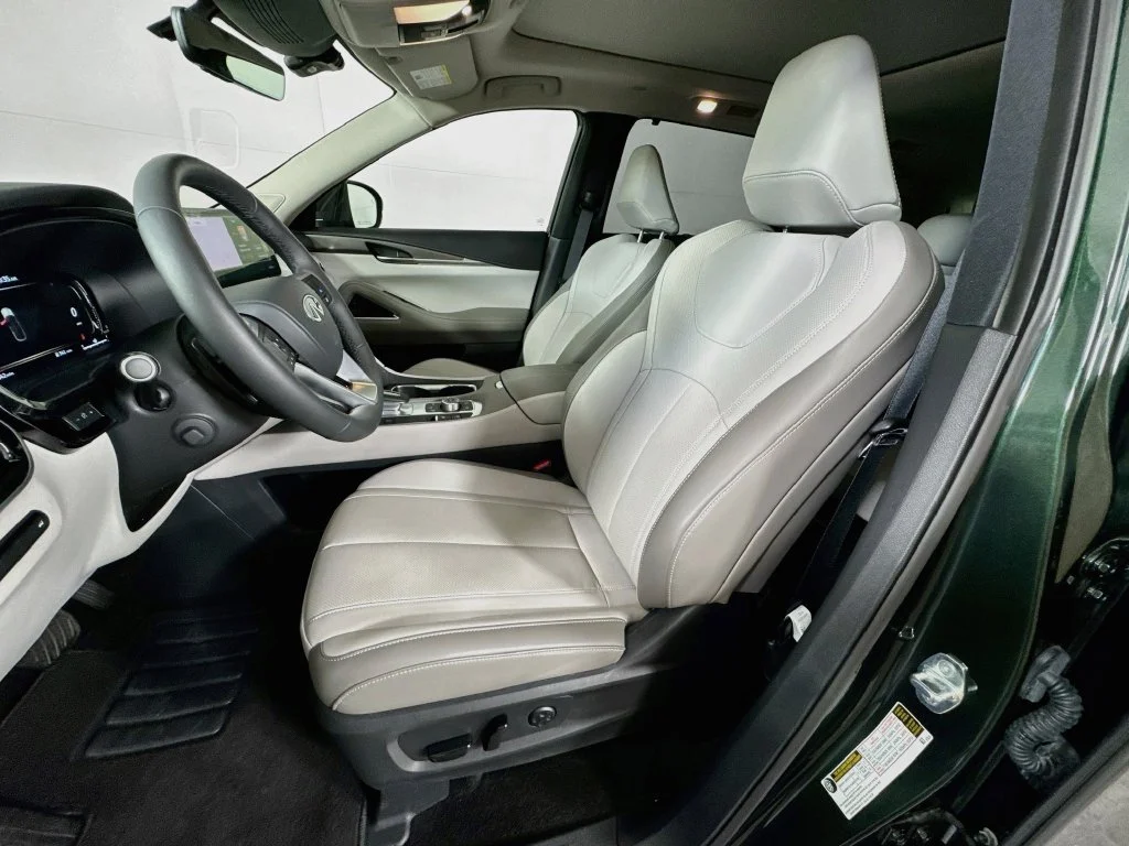 Certified Used 2026 Green INFINITI LUXE image 28